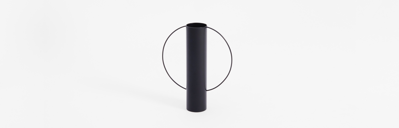 Hero / Gap Vase